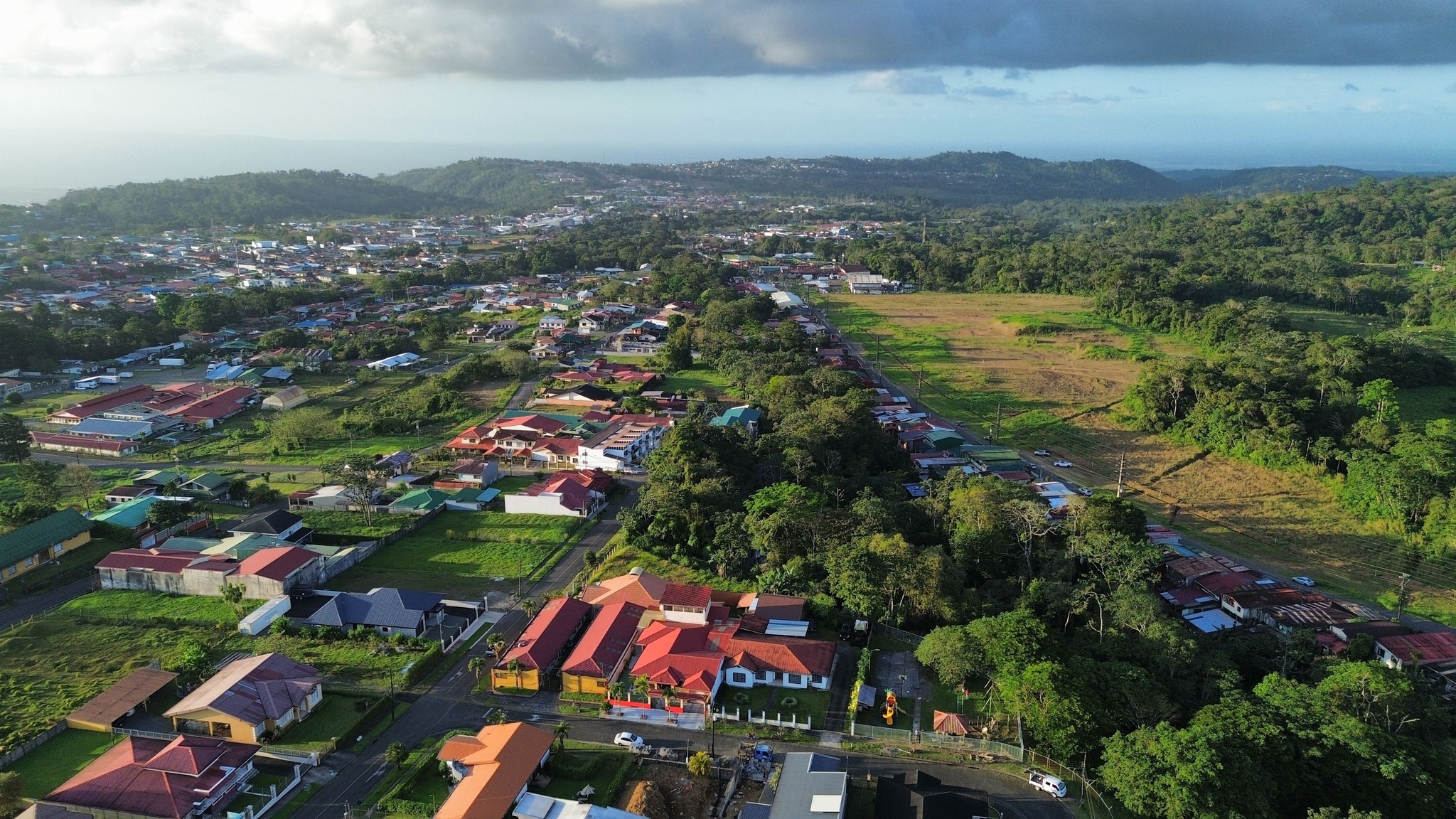 Propiedad en venta en Ciudad Quesada con apartamentos construidos